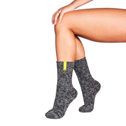SOXS Donkergrijze wollen dames sokken Lime Punch label | Zachte wollen sokken voor thuis | Warme slofsokken huissokken dames | SOXS.co