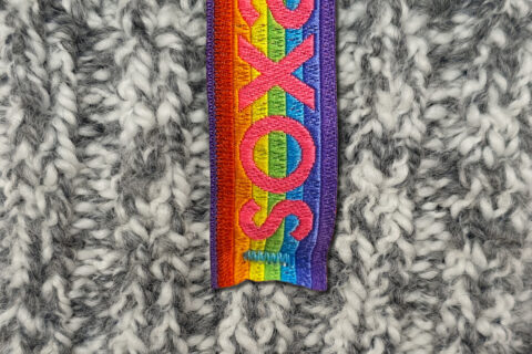 LB055 - RAINBOW OP GRIJZE SOK